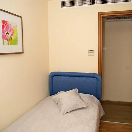 3 Bedroom D102 On The Beach At Thera * Limisso
