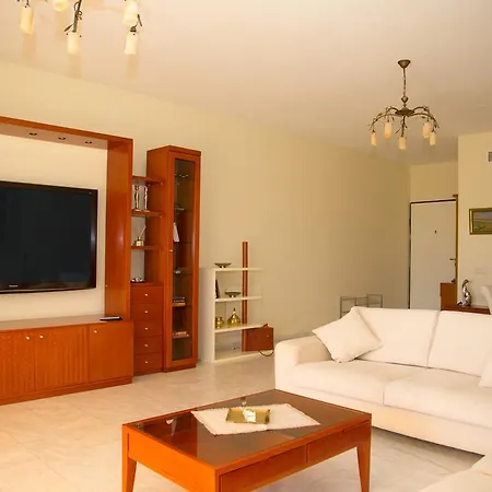 아파트 3 Bedroom D102 On The Beach At Thera 레메소스
