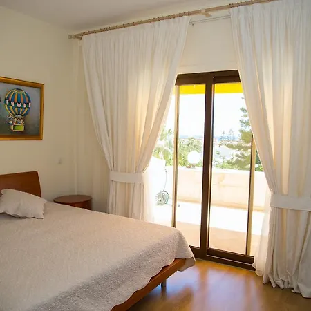 3 Bedroom D102 On The Beach At Thera * Limisso